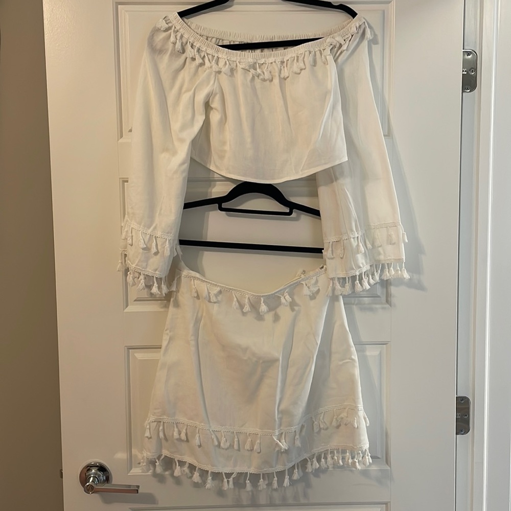 White Two-Piece Vacation Outfit